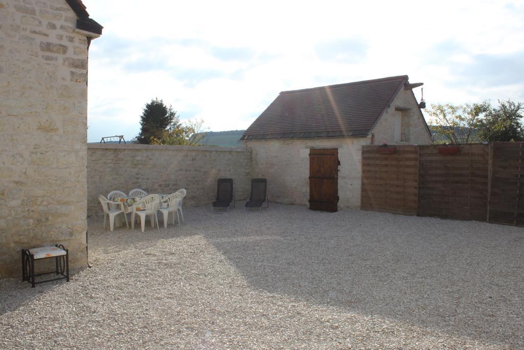 Charmante Maison Pierres 1768 Polisy Exterior photo
